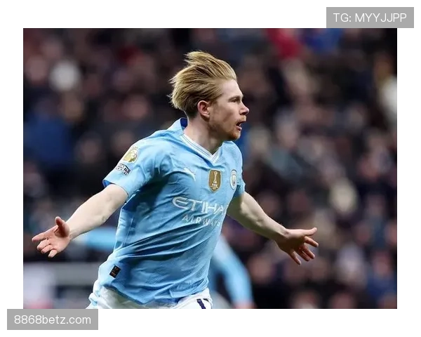 德布劳内如何以比赛视野预判防守并优化传球选择