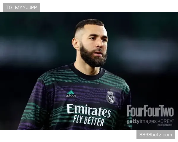 本泽马与莱万：终结重心后移时代下的单点爆破能力分化